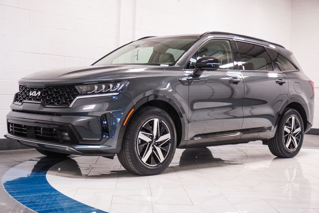 Used 2022 Gray Kia EX image 4