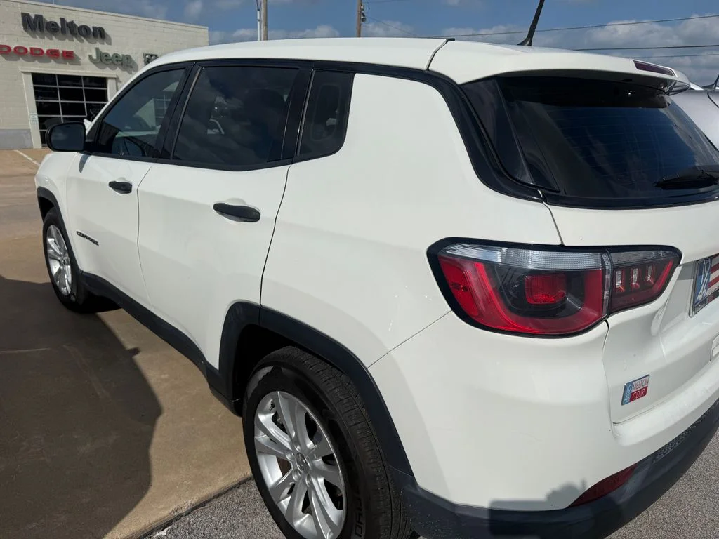 Used 2018 White Jeep Sport image 33