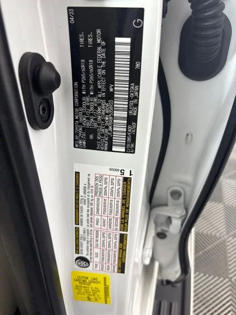 Used 2023 White Lexus GX 460 Premium image 21