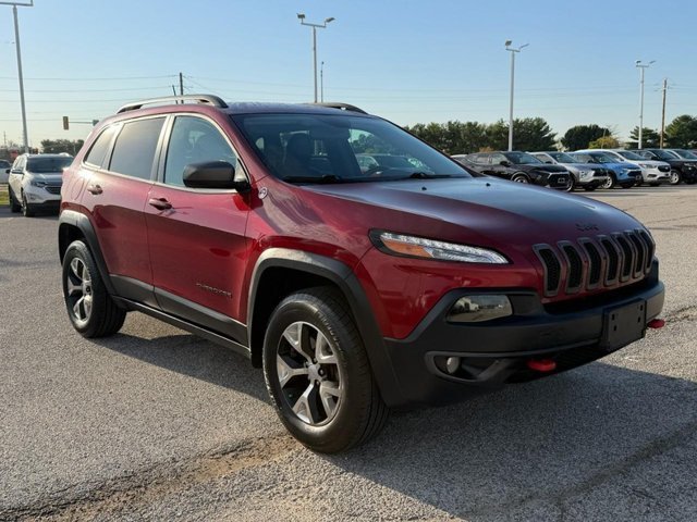 Used 2017 Red Jeep Trailhawk image 8