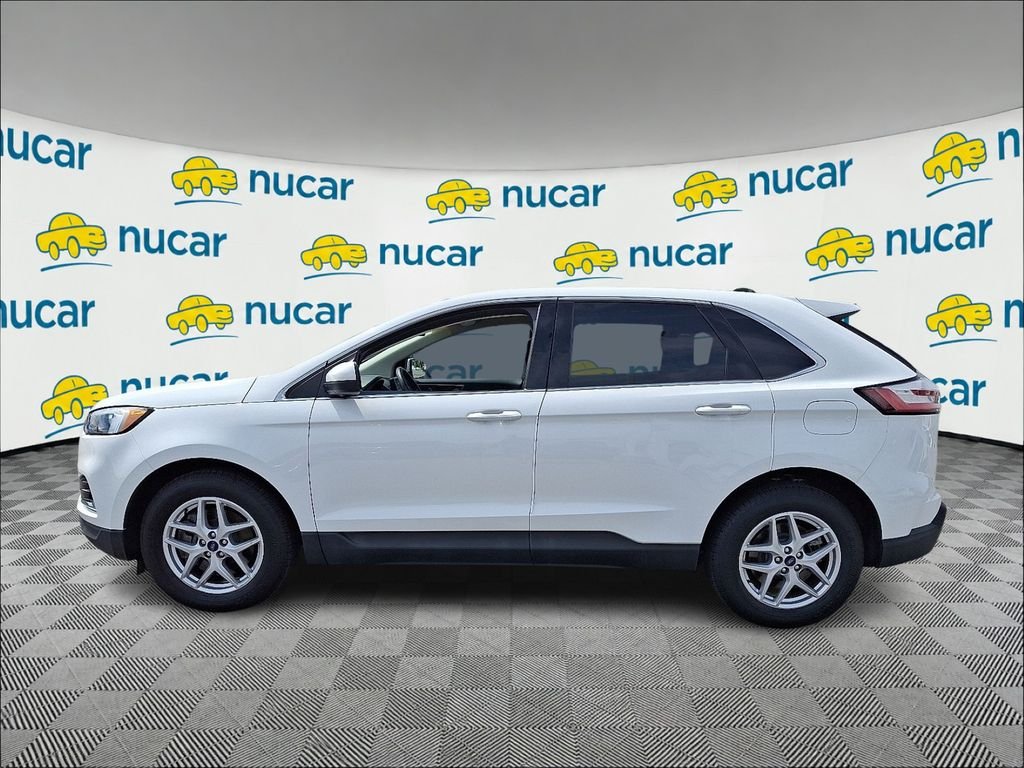 Used 2022  Ford SEL image 4