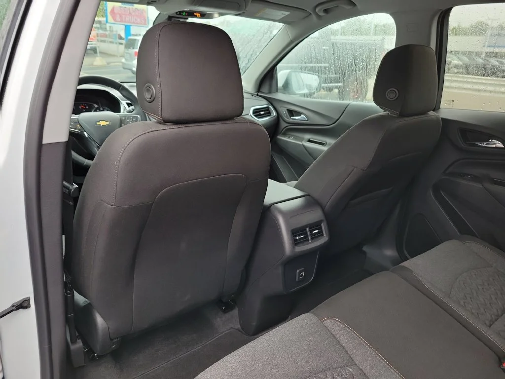 Used 2024 Summit White Chevrolet LT image 18