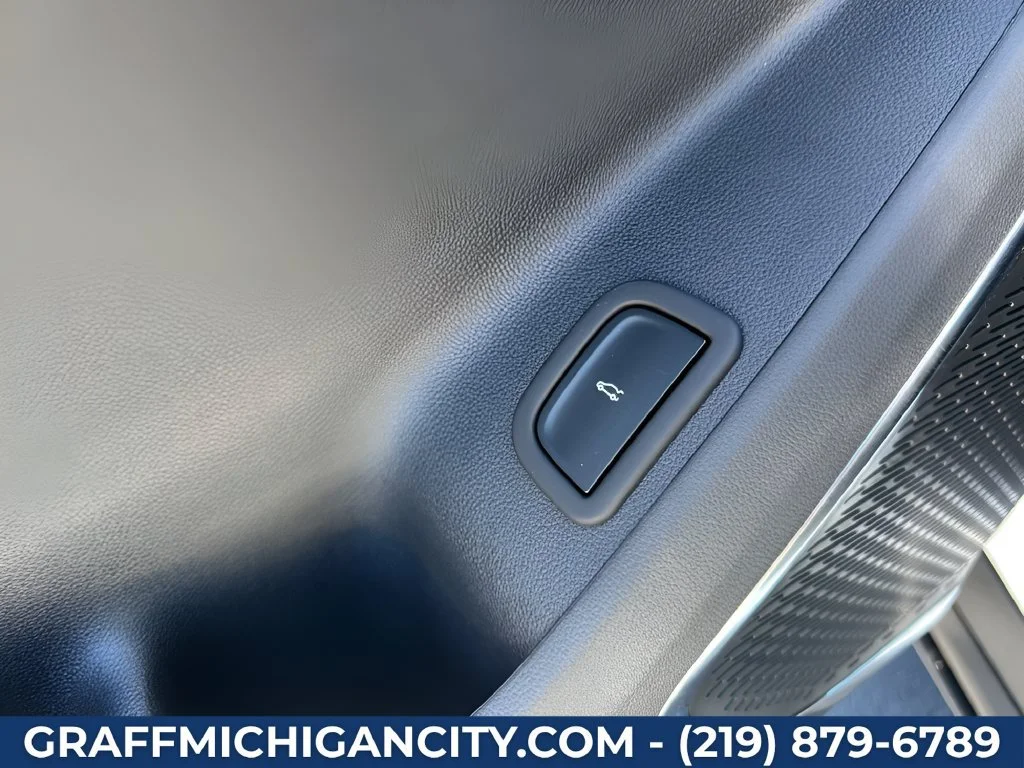 2027 GMC Acadia Elevation - Photo 16