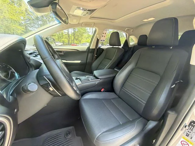 Used 2018 Silver Lexus 300h image 11