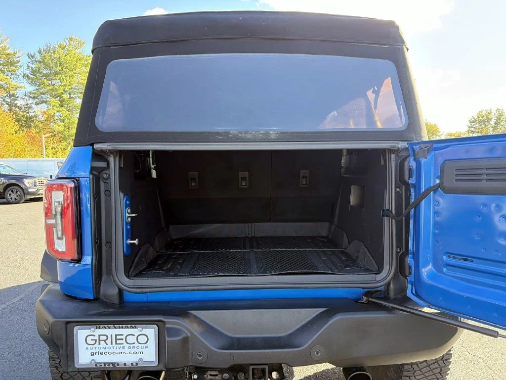 Used 2022 Velocity Blue Metallic Ford Wildtrak image 11