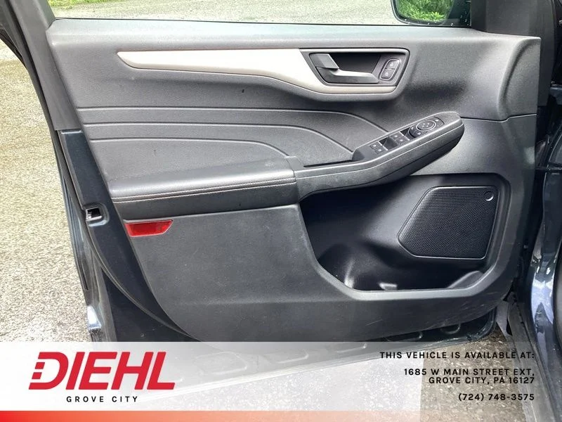 Used 2022 Blue Ford SE image 17