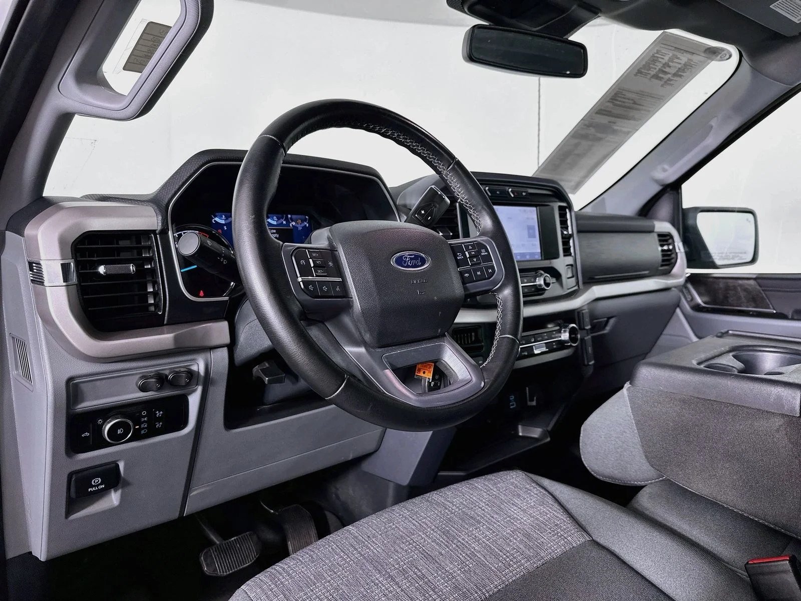 Used 2023 White Ford XLT image 10