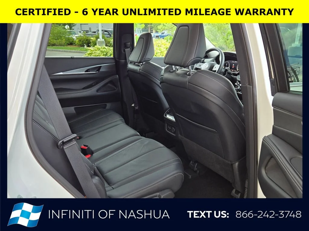 Certified Used 2023 White INFINITI LUXE image 20