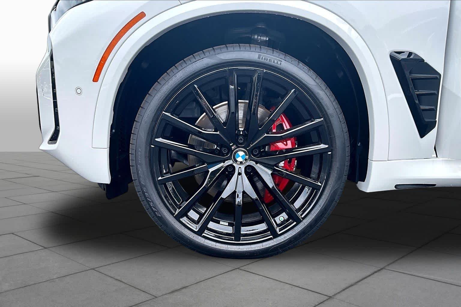 New 2026 Mineral White Metallic BMW sDrive40i image 11