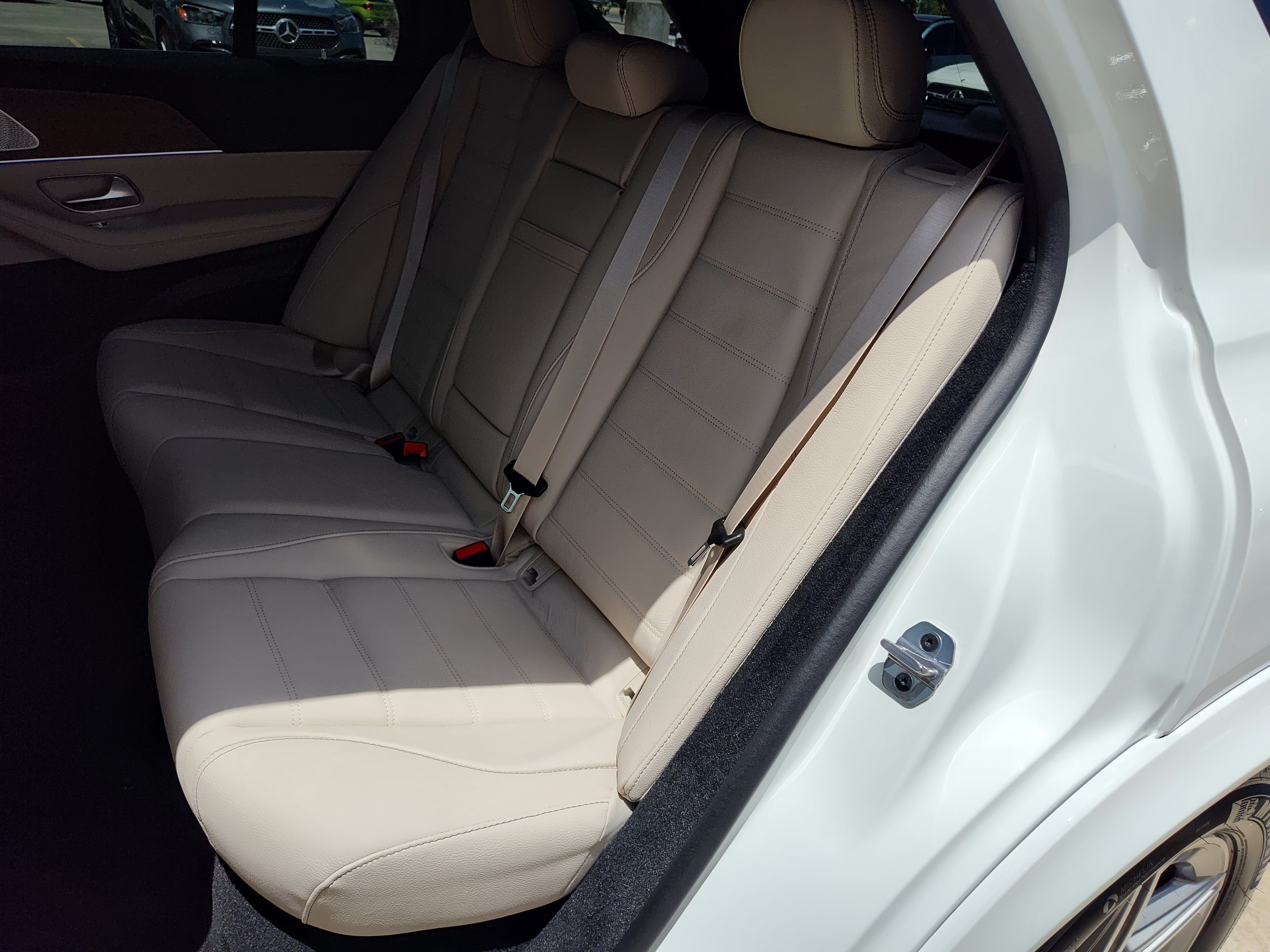 New 2026 Polar White Mercedes-Benz GLE 580 image 29
