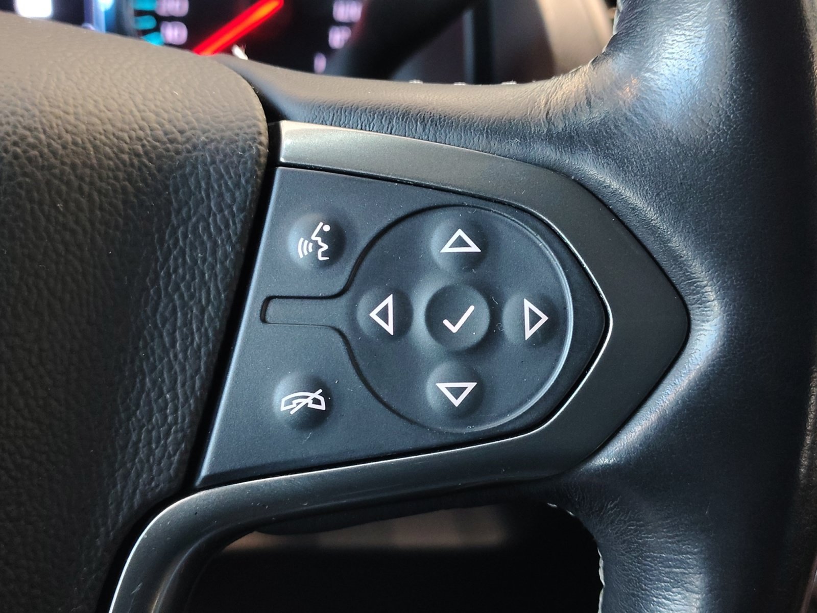 Used 2019 Pepperdust Metallic Chevrolet LT image 17