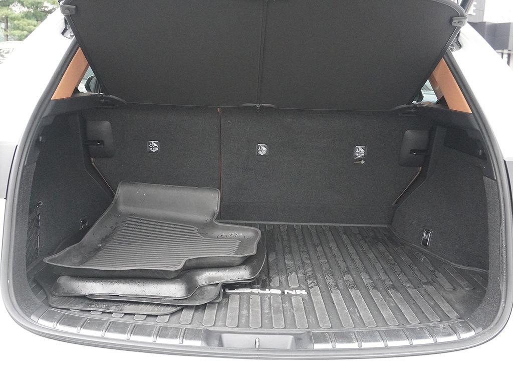 Used 2024 White Lexus 350 Base image 19