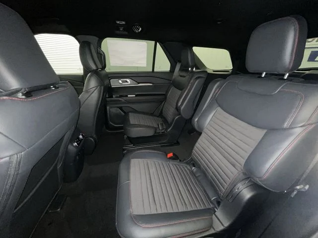 2026 Ford Explorer ST-Line - Photo 22