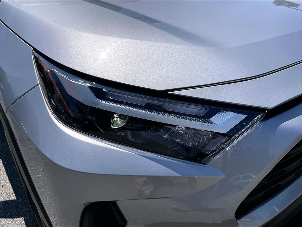 Used 2025 Silver Sky Metallic Toyota XLE image 33