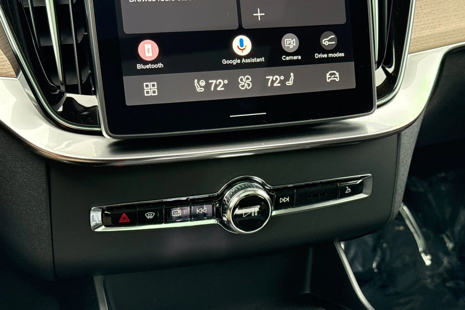 New 2026 Aurora Silver Volvo Plus image 20