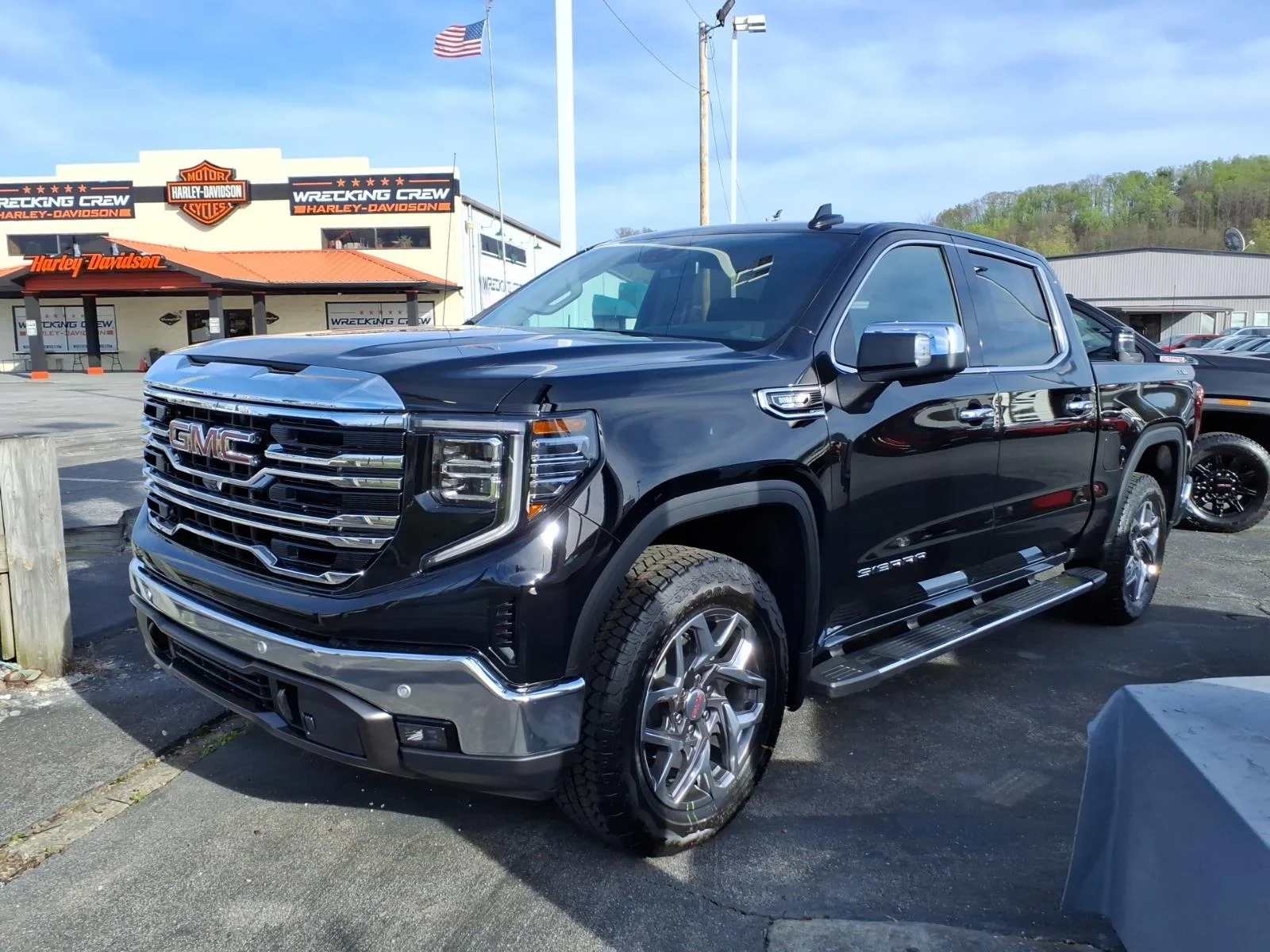 2026 GMC Sierra 4WD Crew Cab Short Box SLT's photo