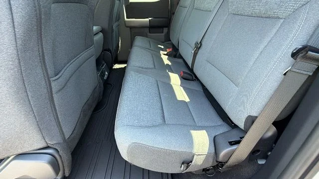 New 2026 Oxford White Ford XLT image 17