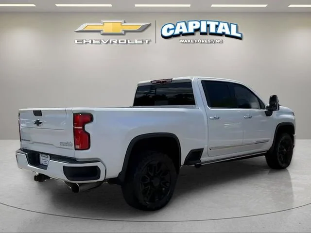 Used 2025 Iridescent Pearl Tricoat Chevrolet High Country image 5