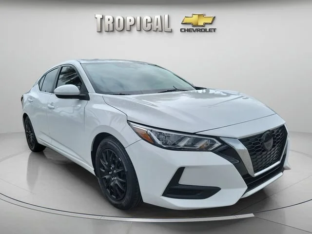 Used 2023  Nissan S image 7