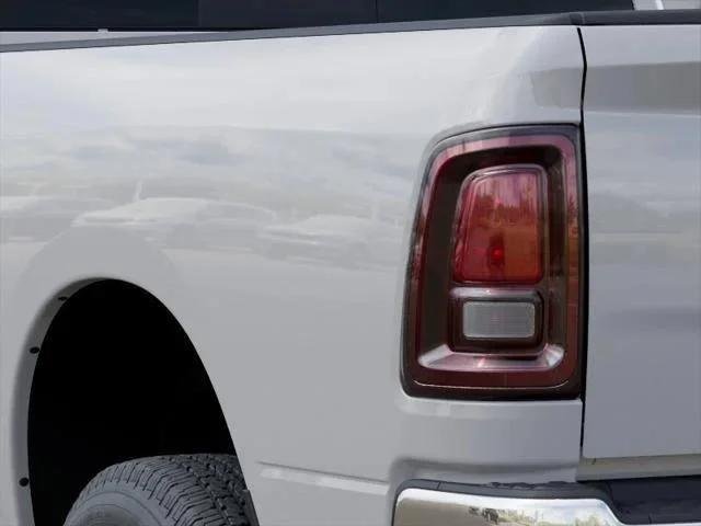 New 2026 Bright White Clearcoat RAM Tradesman image 29