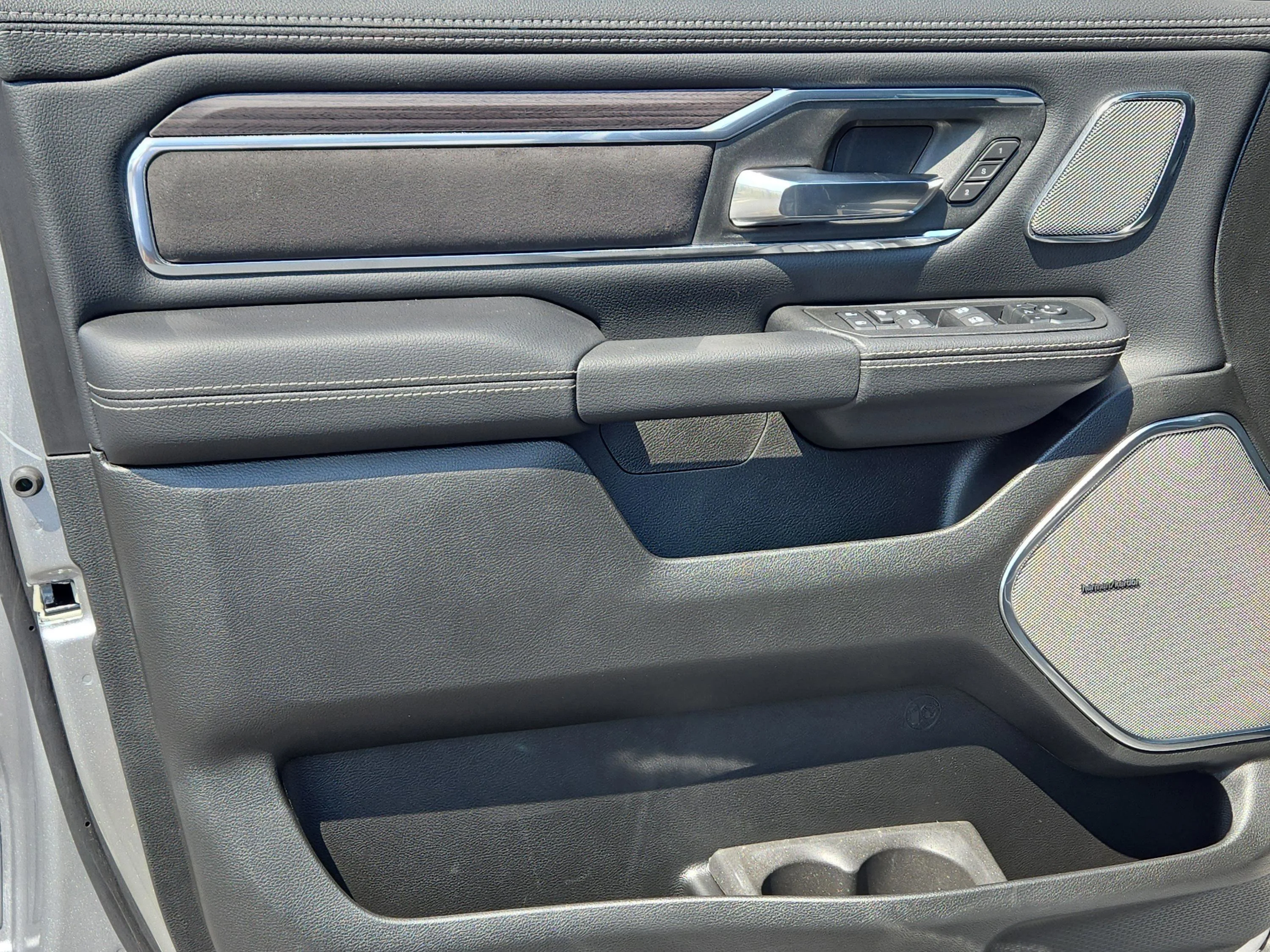 2026 RAM 1500 Laramie - Photo 14