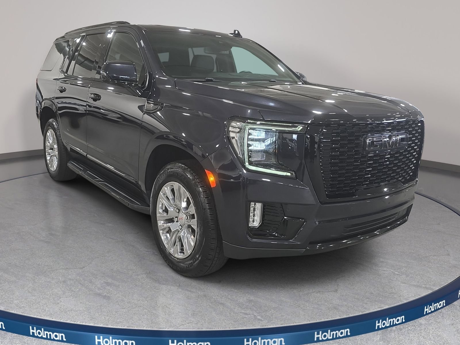 Used 2024 Silver GMC Denali image 4