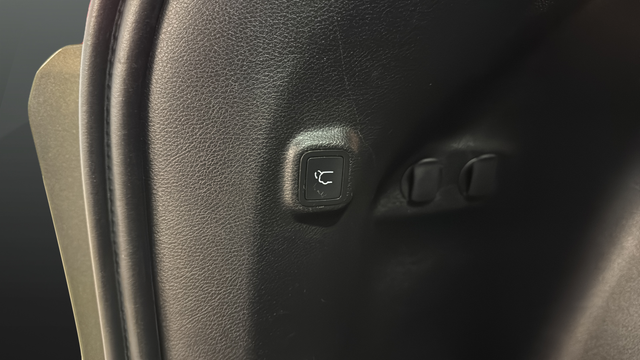 Used 2021 Olive Green Pearlcoat Jeep Limited image 29