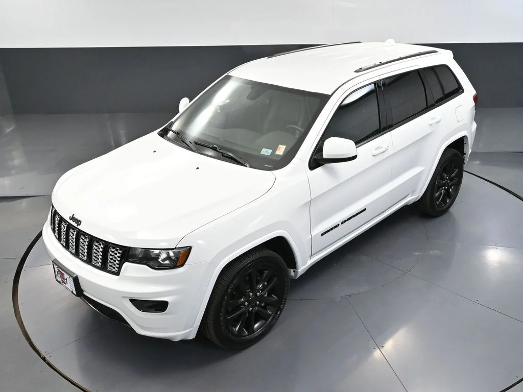 Used 2021 White Jeep Laredo X image 60