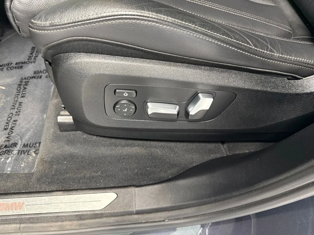 Used 2020 Gray BMW xDrive40i image 18