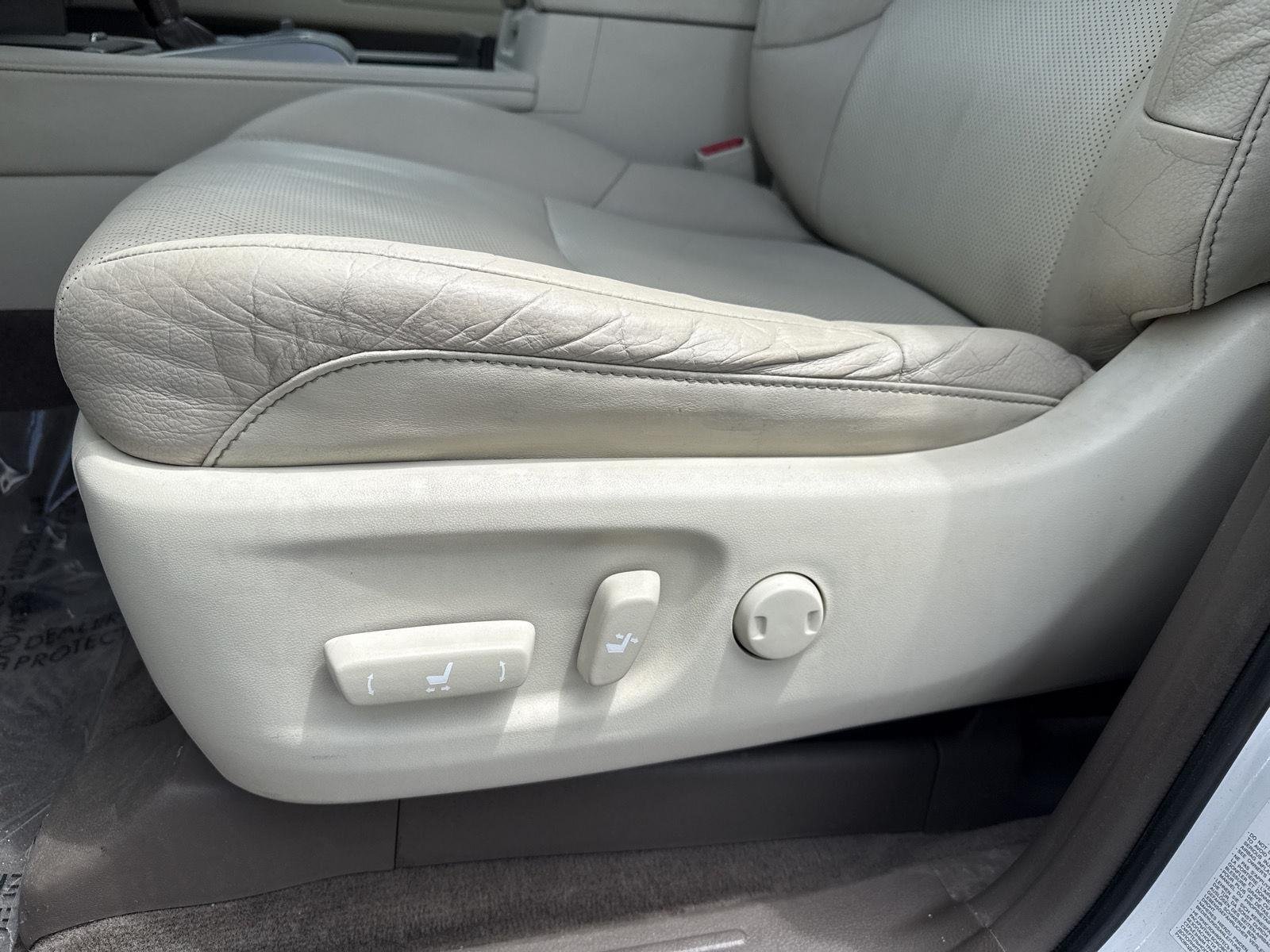 Used 2018 Starfire Pearl Lexus GX 460 Premium image 18