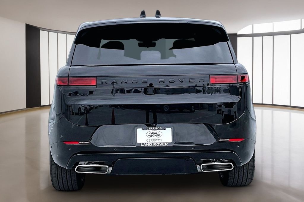 New 2026 SANTORINI BLACK Land Rover Dynamic SE image 4