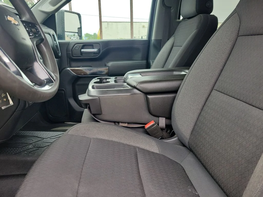 Used 2020  Chevrolet LT image 19