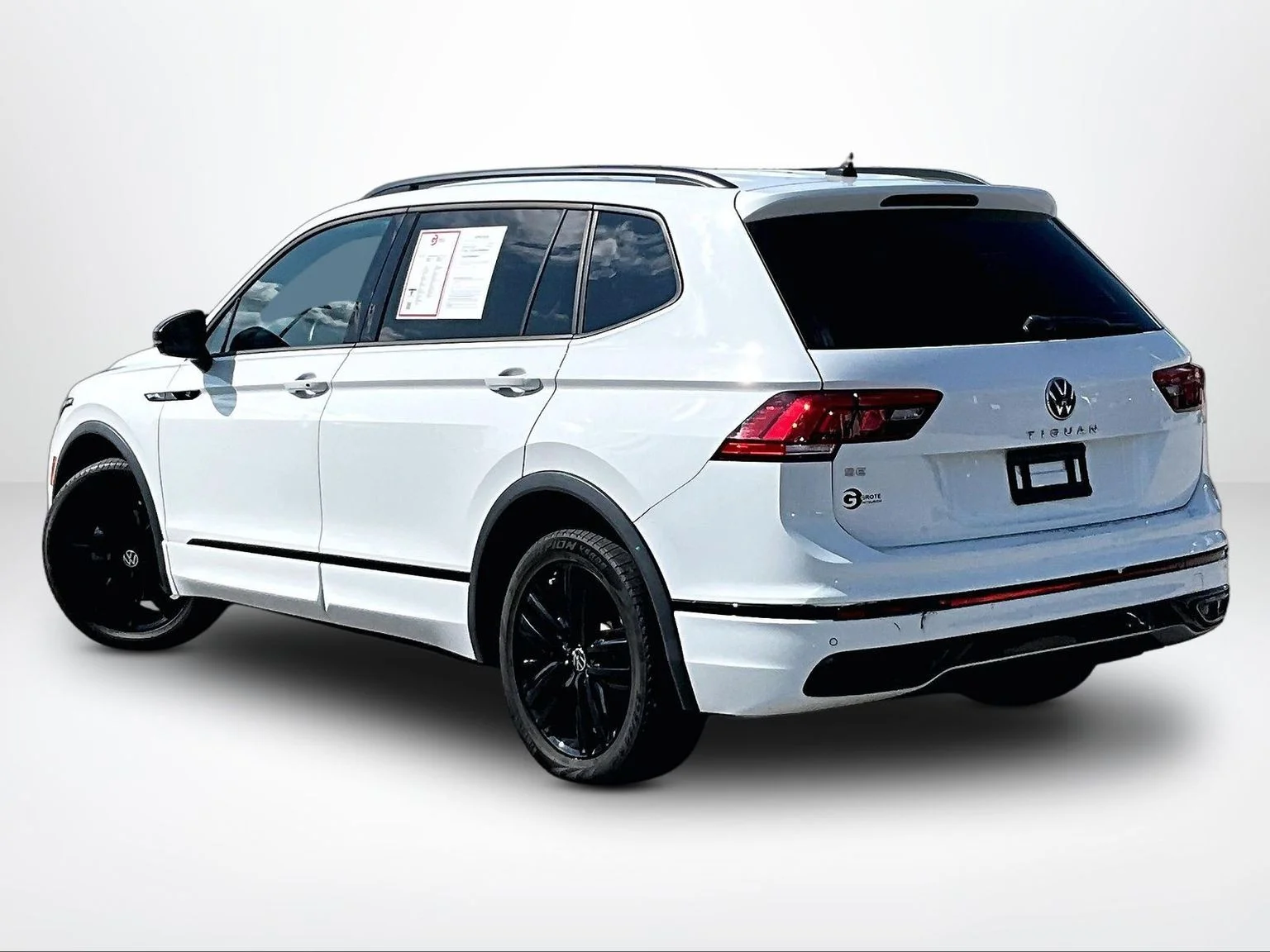 Used 2022 White Volkswagen 2.0T SE R-Line Black image 14