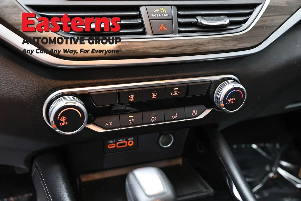 Used 2023 Black Nissan 2.5 SV image 20