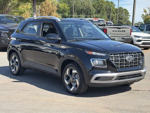 Used 2026 Black Hyundai SEL image 14
