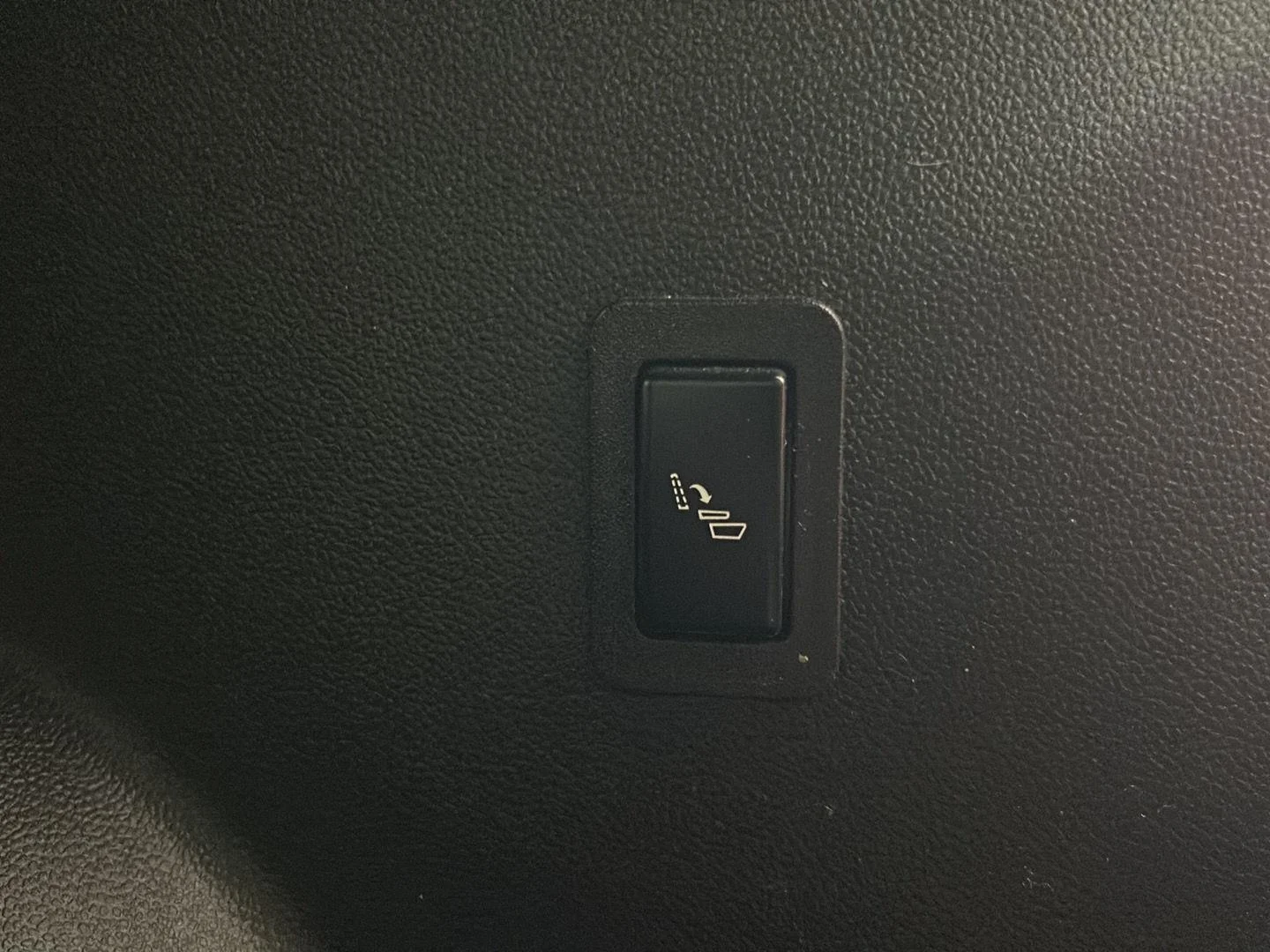 Used 2023 Summit White Chevrolet High Country image 18