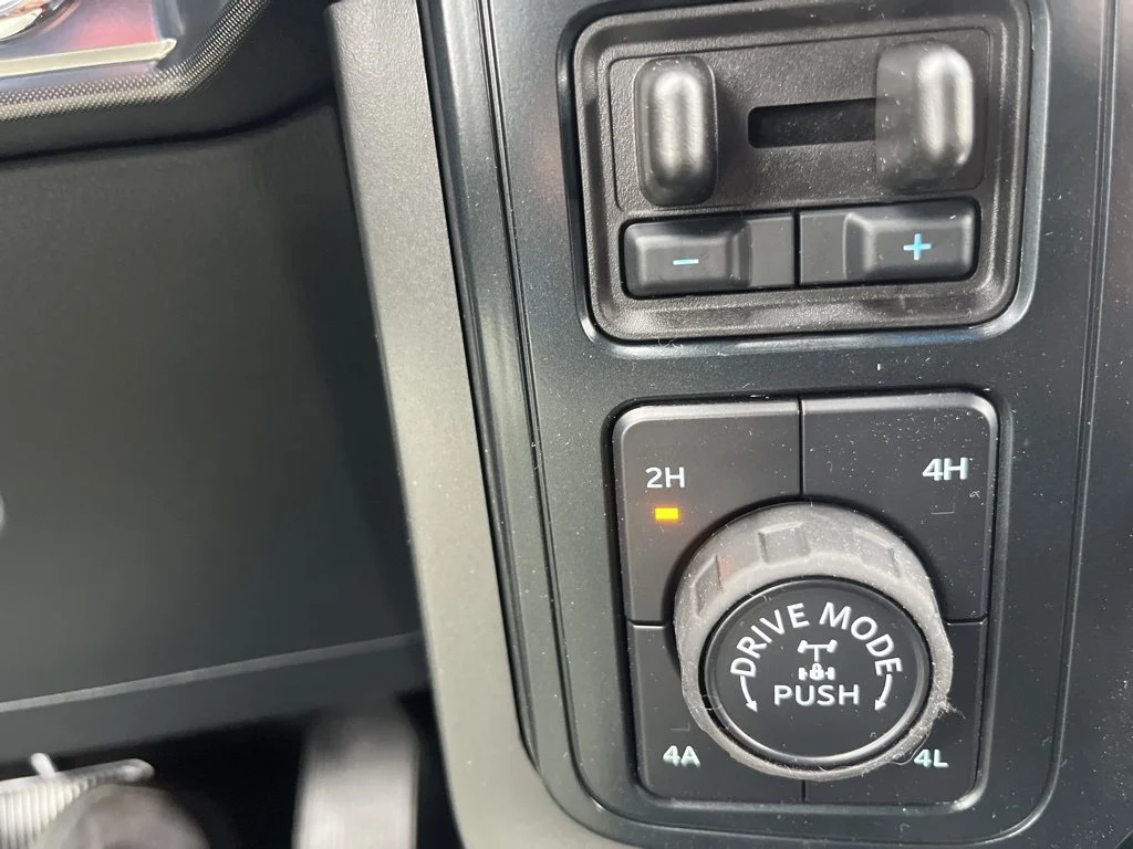 New 2025 Oxford White Ford Tremor® image 18