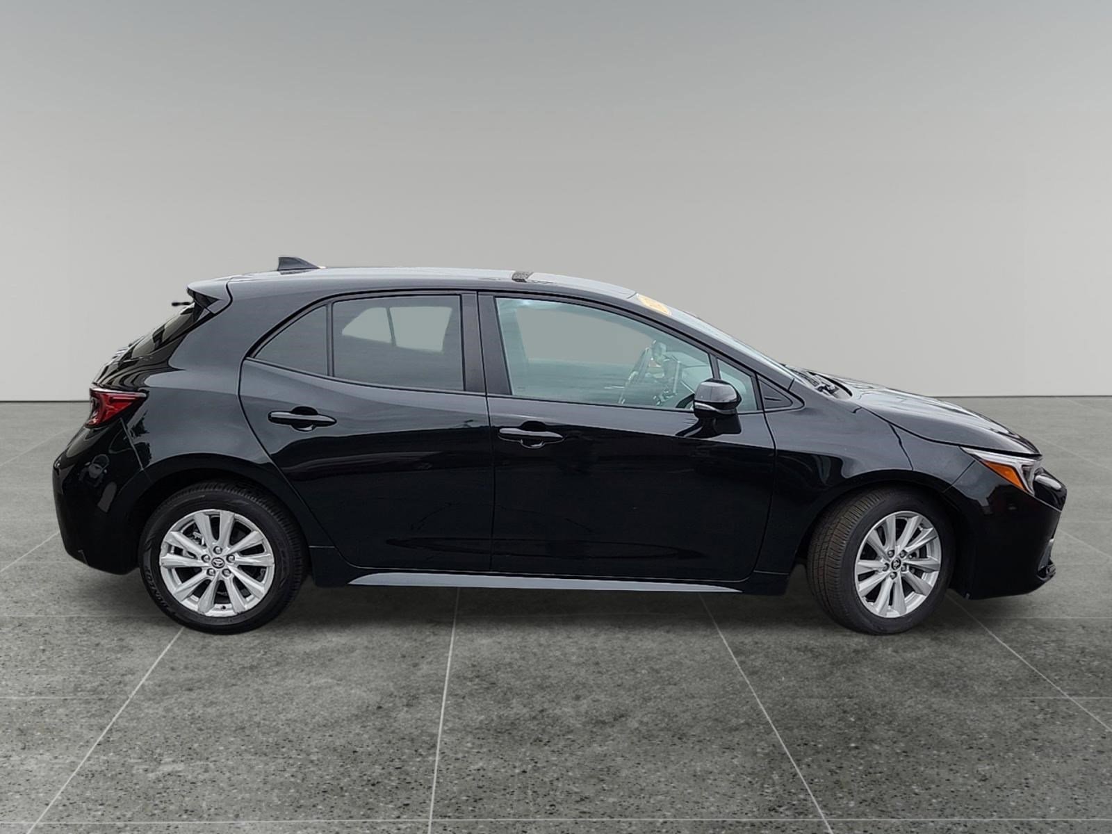 2024 Toyota Corolla Hatchback SE - Photo 8