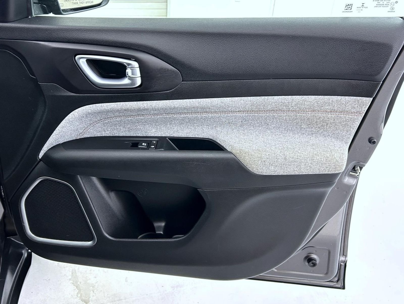 Certified Used 2022 Gray Jeep Latitude Lux image 16