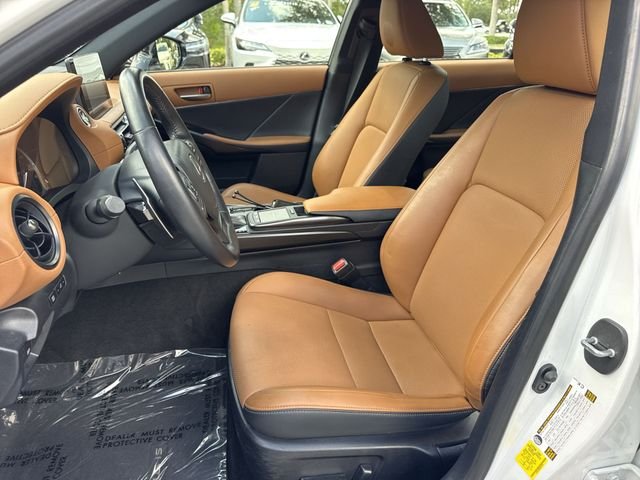 2023 Lexus IS 300 - Photo 11