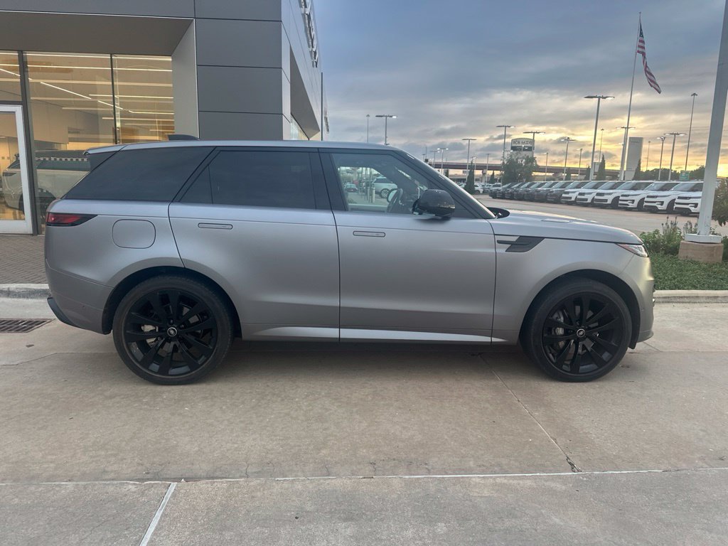 Used 2025 Eiger Grey Metallic Land Rover Dynamic SE image 3