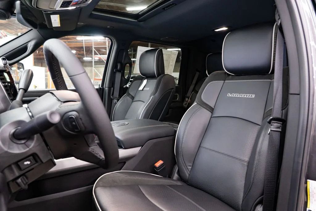 New 2026 Granite Crystal Metallic Clear-Coat Exterior Paint RAM Laramie image 26