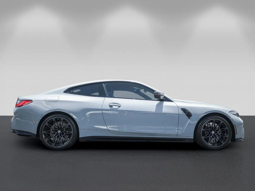 Used 2022 Brooklyn Gray Metallic BMW Competition image 2