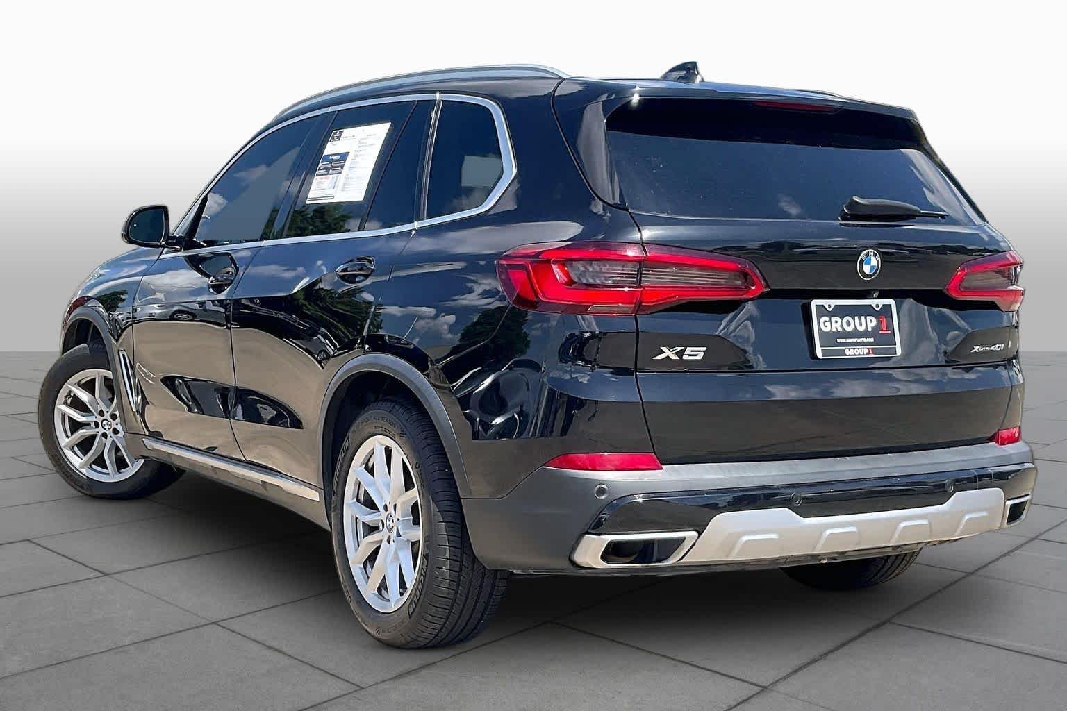 Used 2019 Black Sapphire Metallic BMW xDrive40i image 11