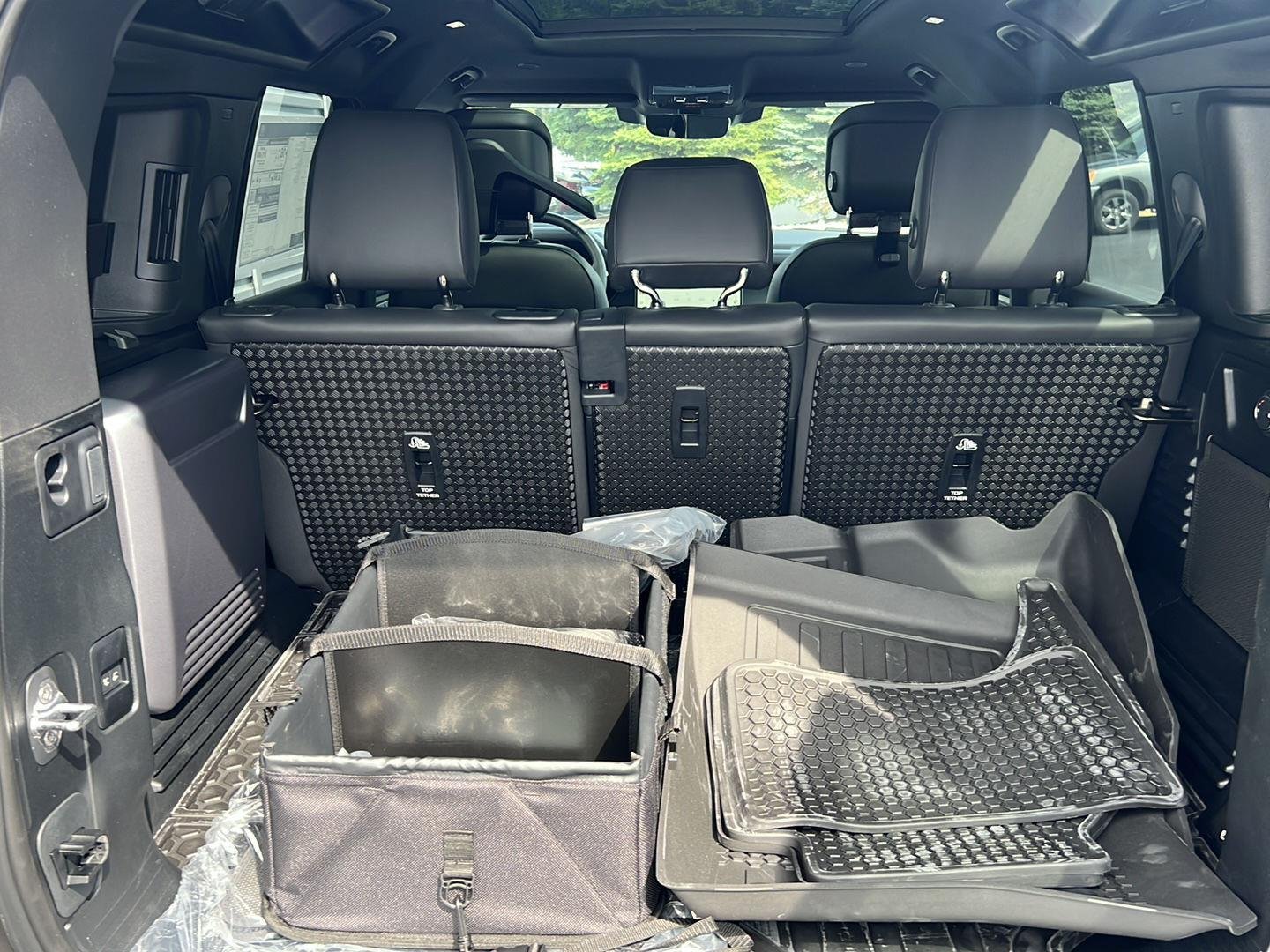 2026 Land Rover Defender X-Dynamic SE - Photo 31