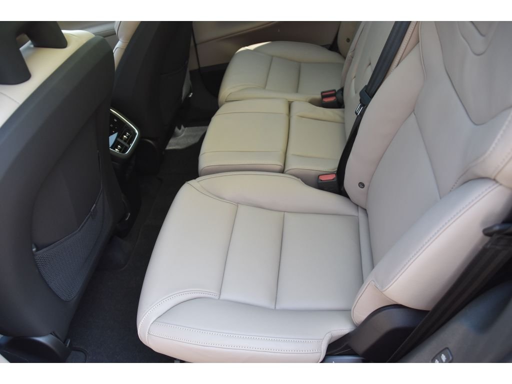 2026 Volvo EX90 Ultra - Photo 14