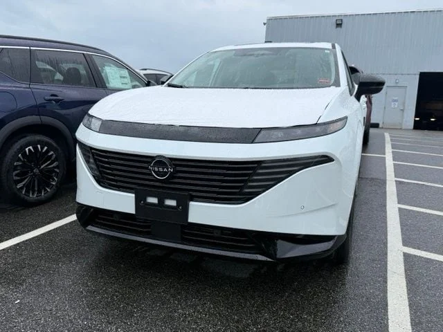 New 2027 Everest White Pearl Nissan Dark Armor image 3