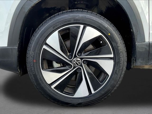 Used 2024  Volkswagen 1.5T SE image 35