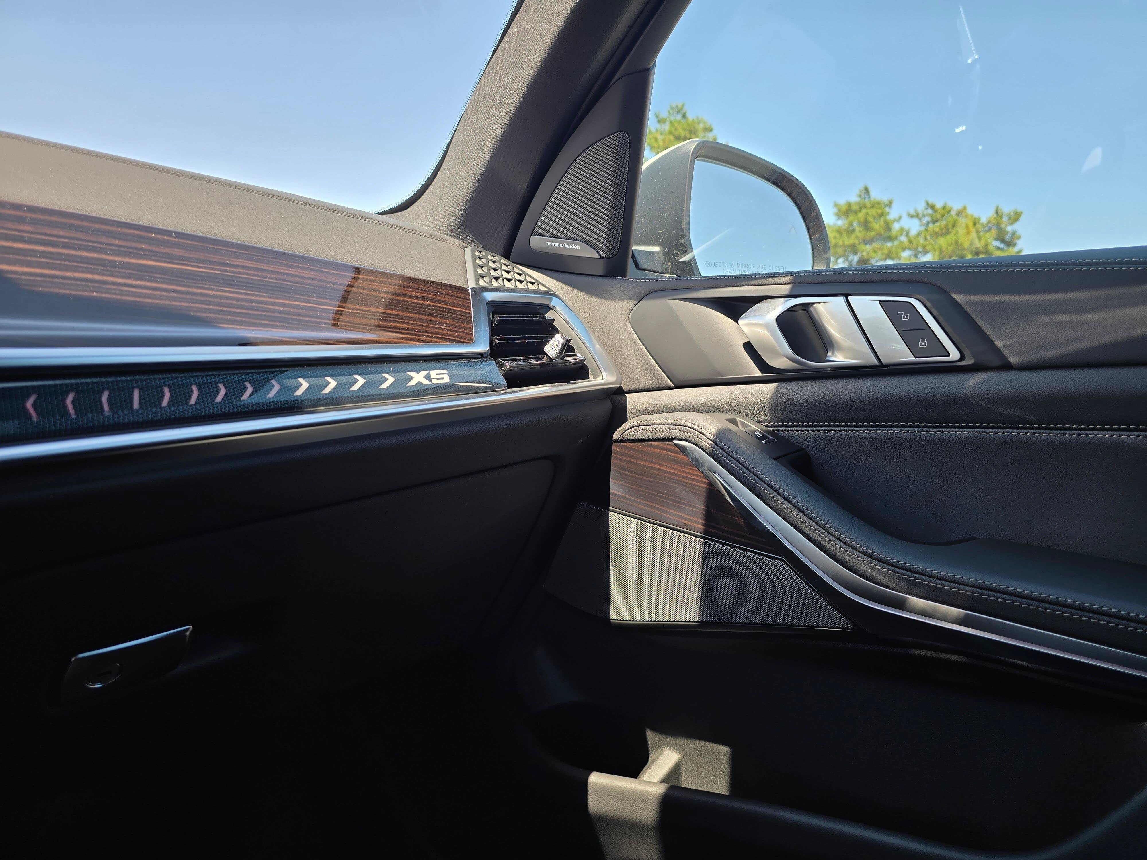 New 2026 Alpine White BMW xDrive40i image 25