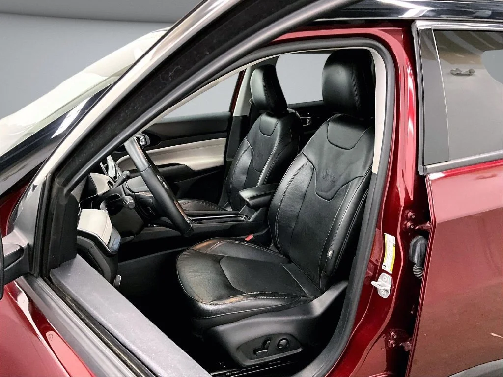 Used 2022 Red Jeep Limited image 21